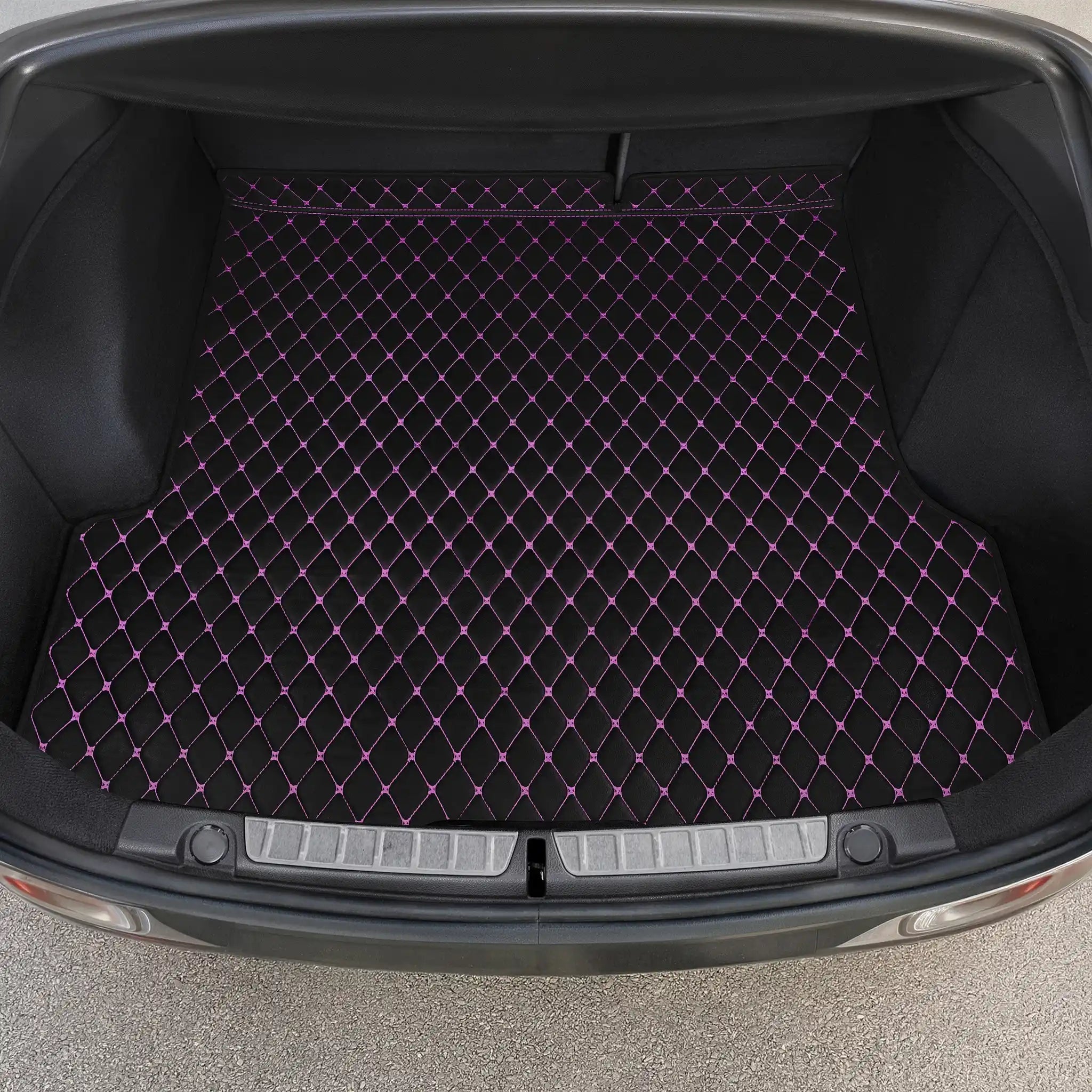 Luxus Car Mats™ - Tapete para maletero/maletero de cuero de lujo con costuras negras y moradas