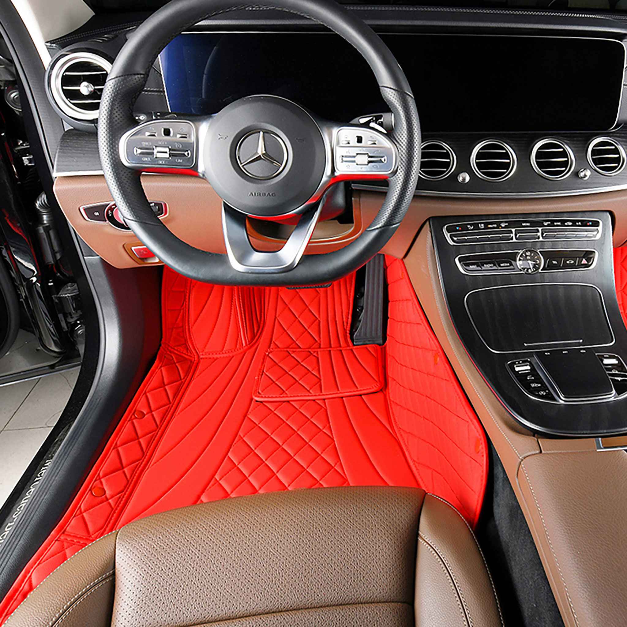 Luxus Car Mats™ – Luxus-Automatten-Set in Schwarz und mit schwarzen Nähten