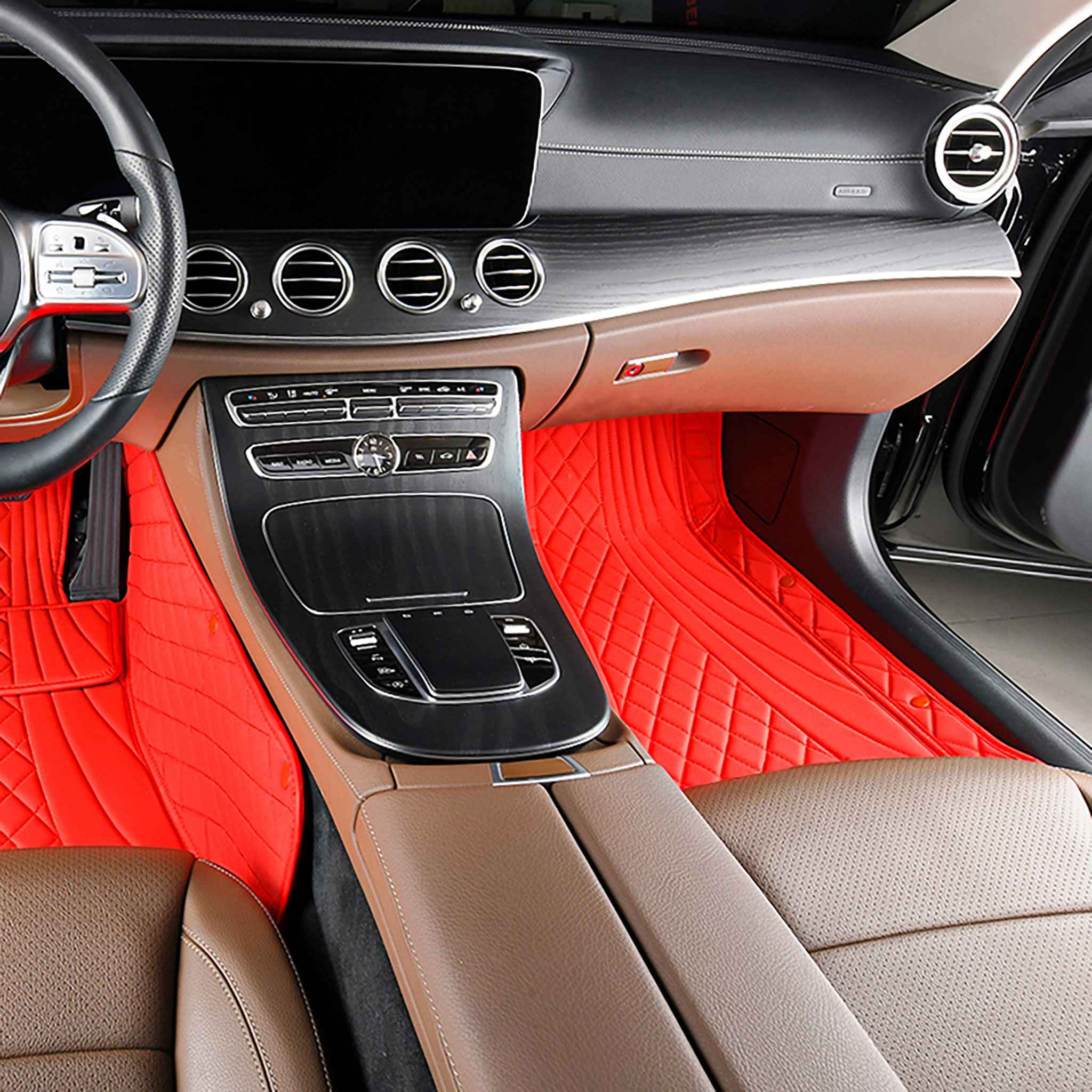 Luxus Car Mats™ – Luxus-Automatten-Set in Schwarz und mit schwarzen Nähten