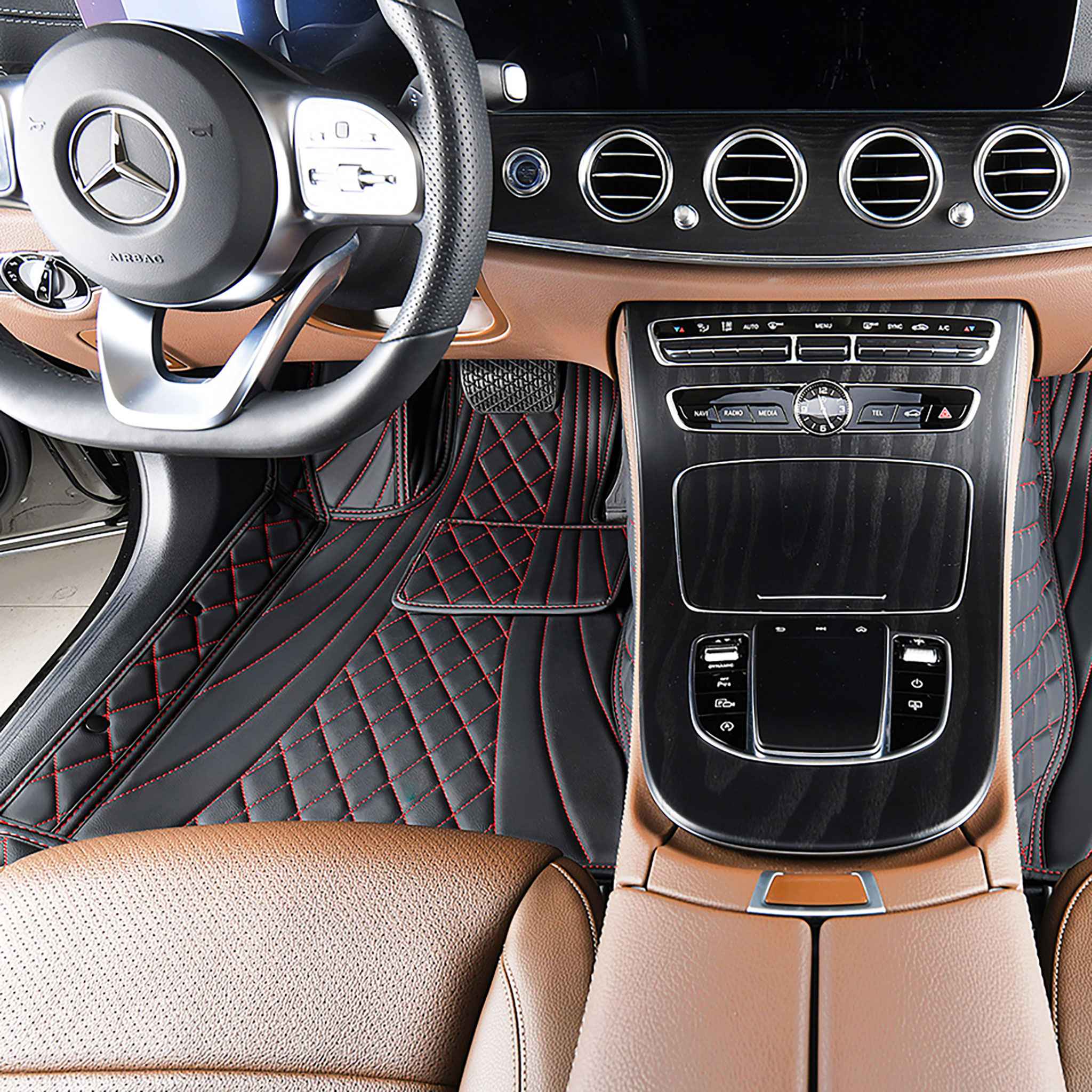 Luxus Car Mats™ - Set di tappetini per auto di lusso con cuciture nere e nere