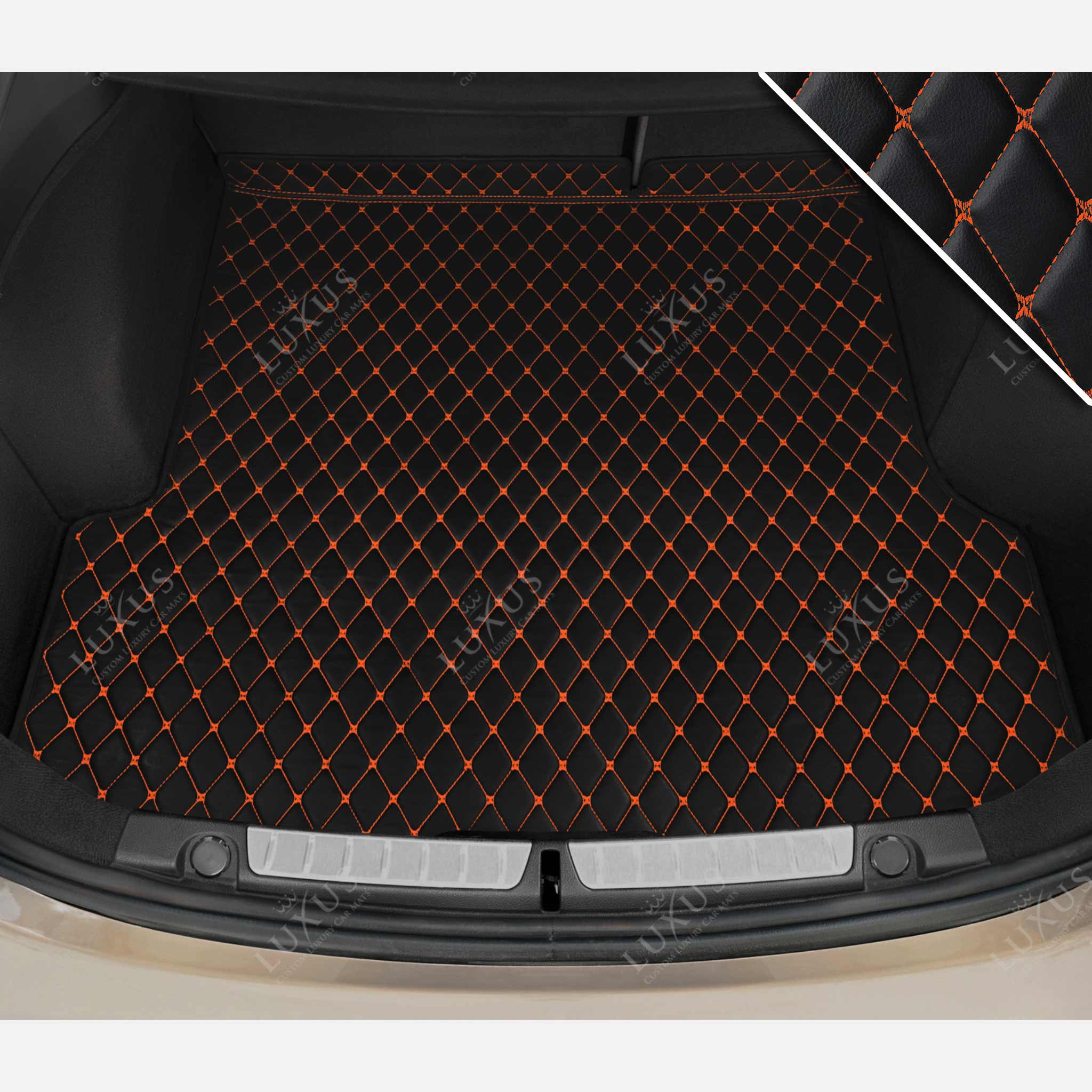 Luxus Car Mats™ - Svart og oransje søm Luksus støvel/bagasjematte i skinn