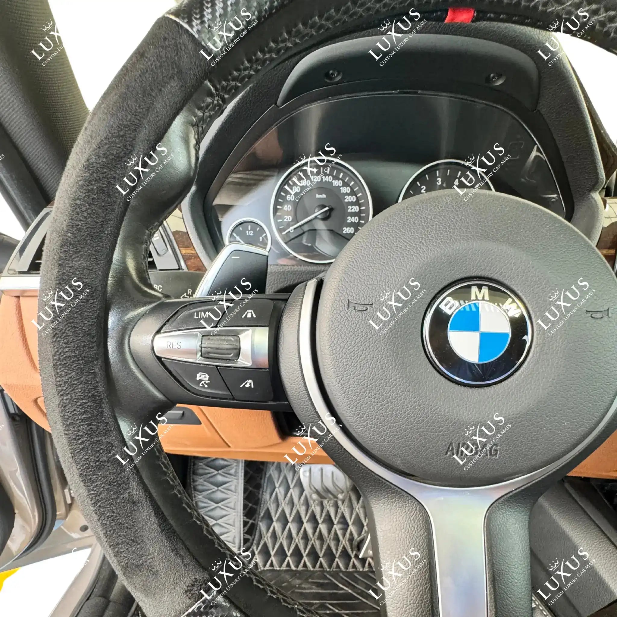 Luxus Carbon + Suede Full Steering Wheel Cover