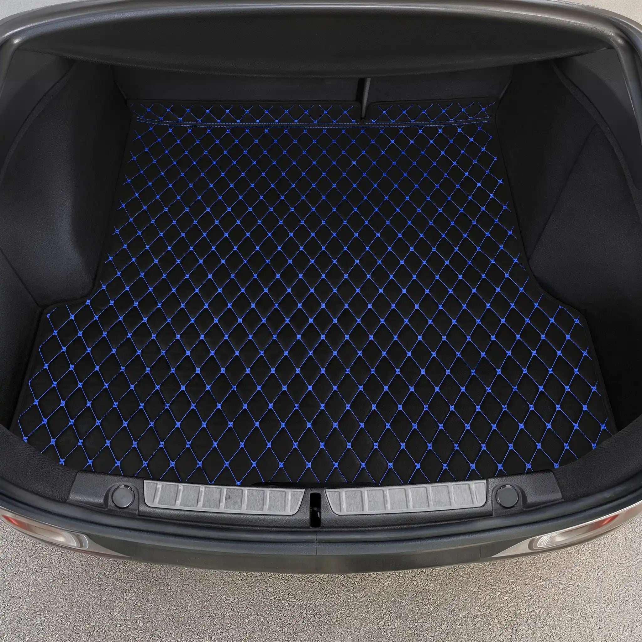 Luxus Car Mats™ - Zwarte en blauwe stiksels Luxe lederen koffer-/koffermat