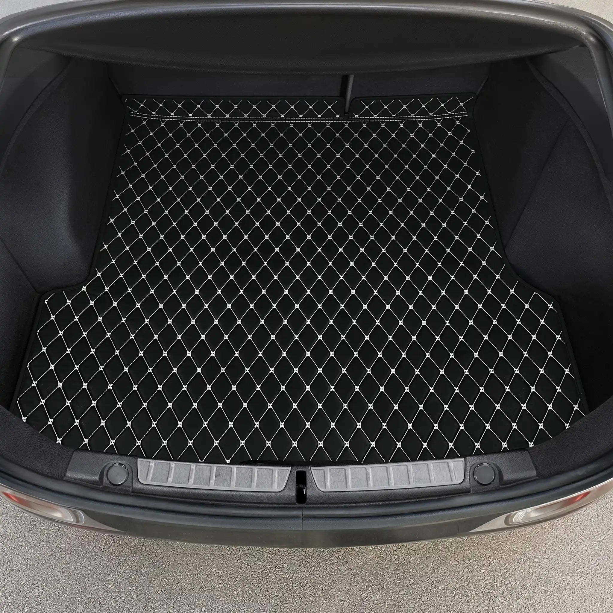 Luxus Car Mats™ - Zwart-witte stiksels Luxe lederen koffer-/koffermat