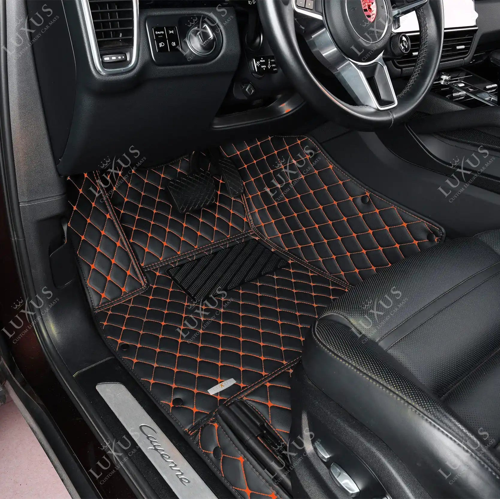 Luxus Car Mats™ – Luxus-Automatten-Set mit schwarzen und orangefarbenen Nähten