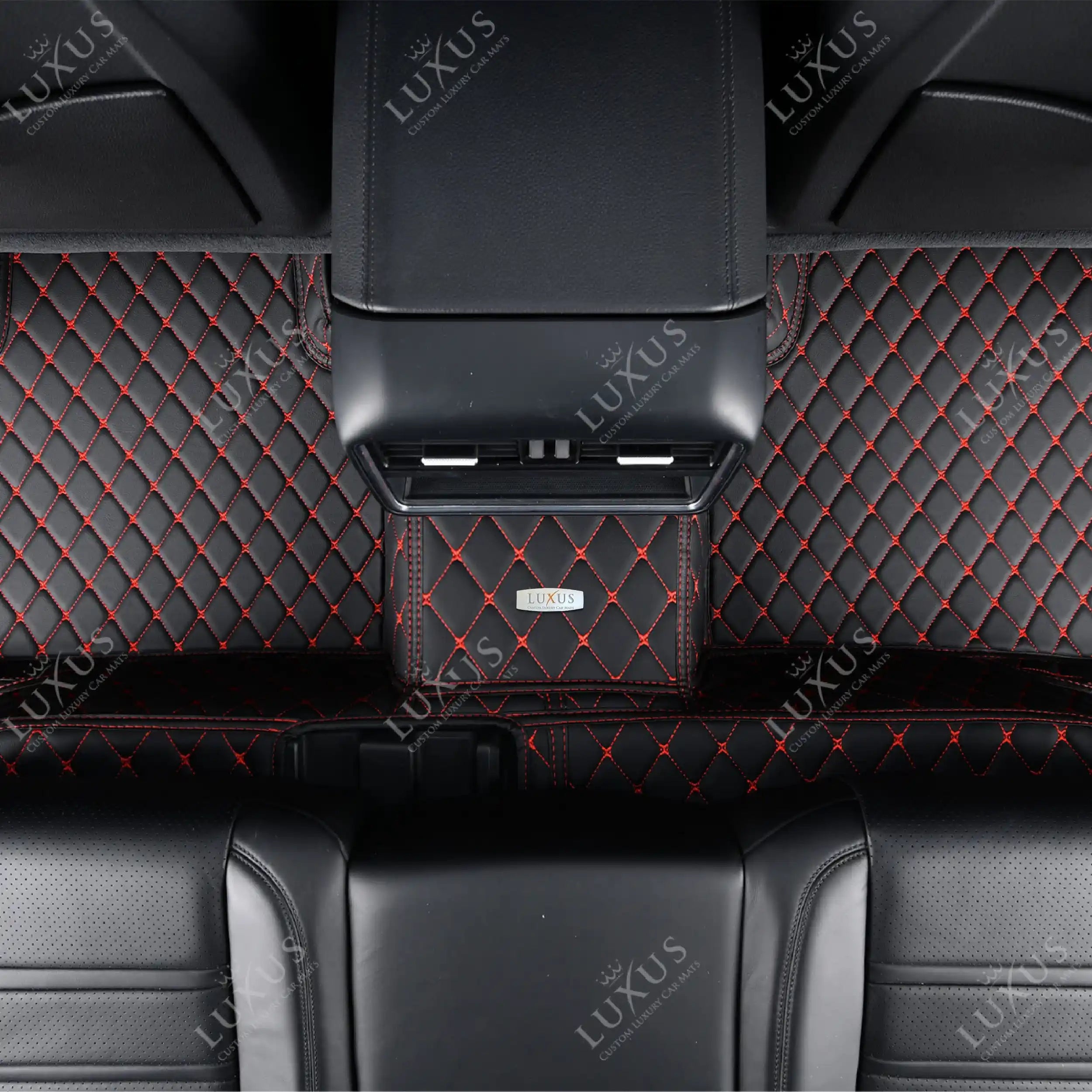Luxus Car Mats™ – 3D-Luxus-Leder-Kofferraum-/Kofferraummatte mit schwarzen  und roten Nähten