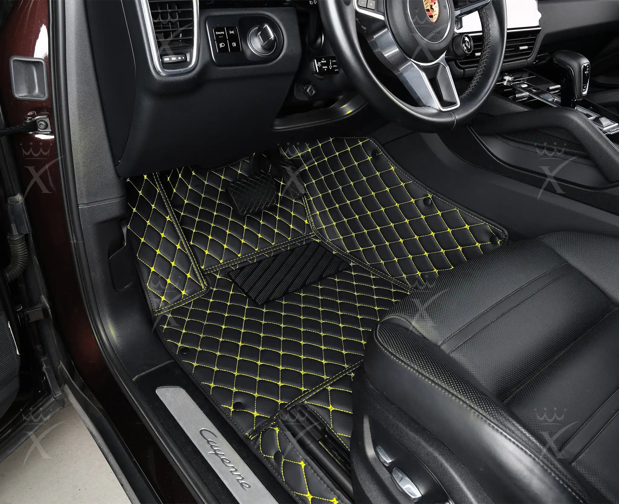 Luxus Car Mats™ - Luxe automattenset met zwarte en gele stiksels