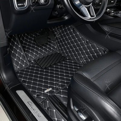 Luxus Car Mats™ – Luxus-Automatten-Set mit schwarzen und weißen Nähten